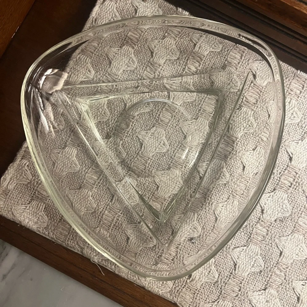 HAZEL ATLAS Vintage MCM Mid Century Modern Art Deco Triangle Salad Bowl‎ Dish